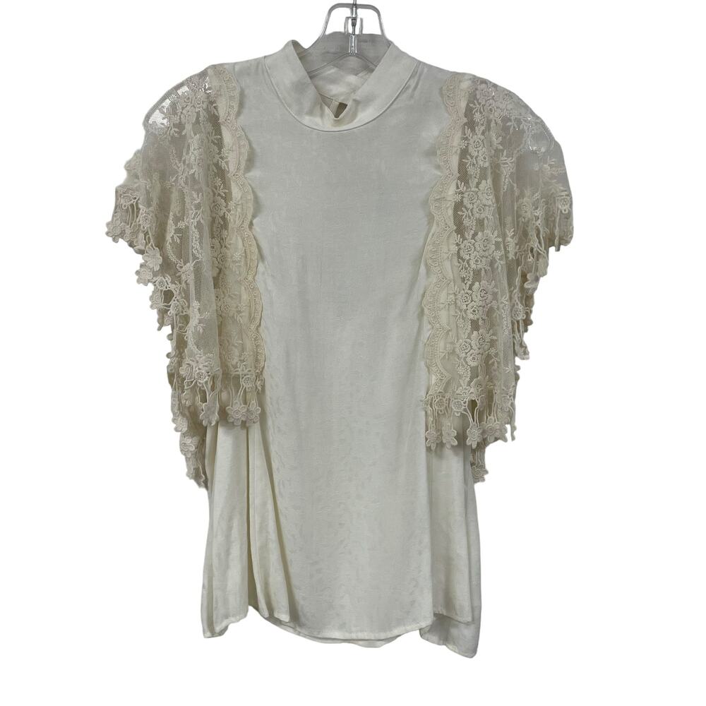 NWT Everleigh Lace Flutter Sleeve White Cream Top Women's Small